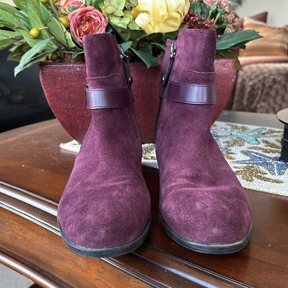 Isaac Mizrahi Live! Saran Genuine Suede Red Heeled Ankle Boots Buckle Booties - Picture 4 of 15